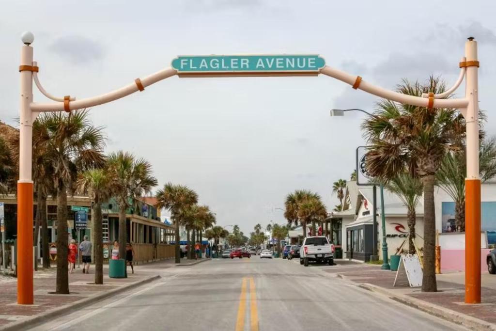 ニュー・スマーナ・ビーチ Oceanfront Balcony, Pool, Bbq, Steps To Flagler Aveヴィラ エクステリア 写真